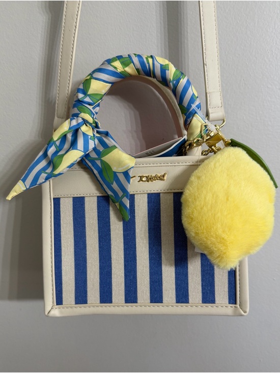 Betsey Johnson Handbags - *NWT* Betsey Johnson Purse XO Lucy Satchel Crossbody Bag